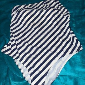 SUN AND SEA LADIES BATHING SUIT SIZE 22